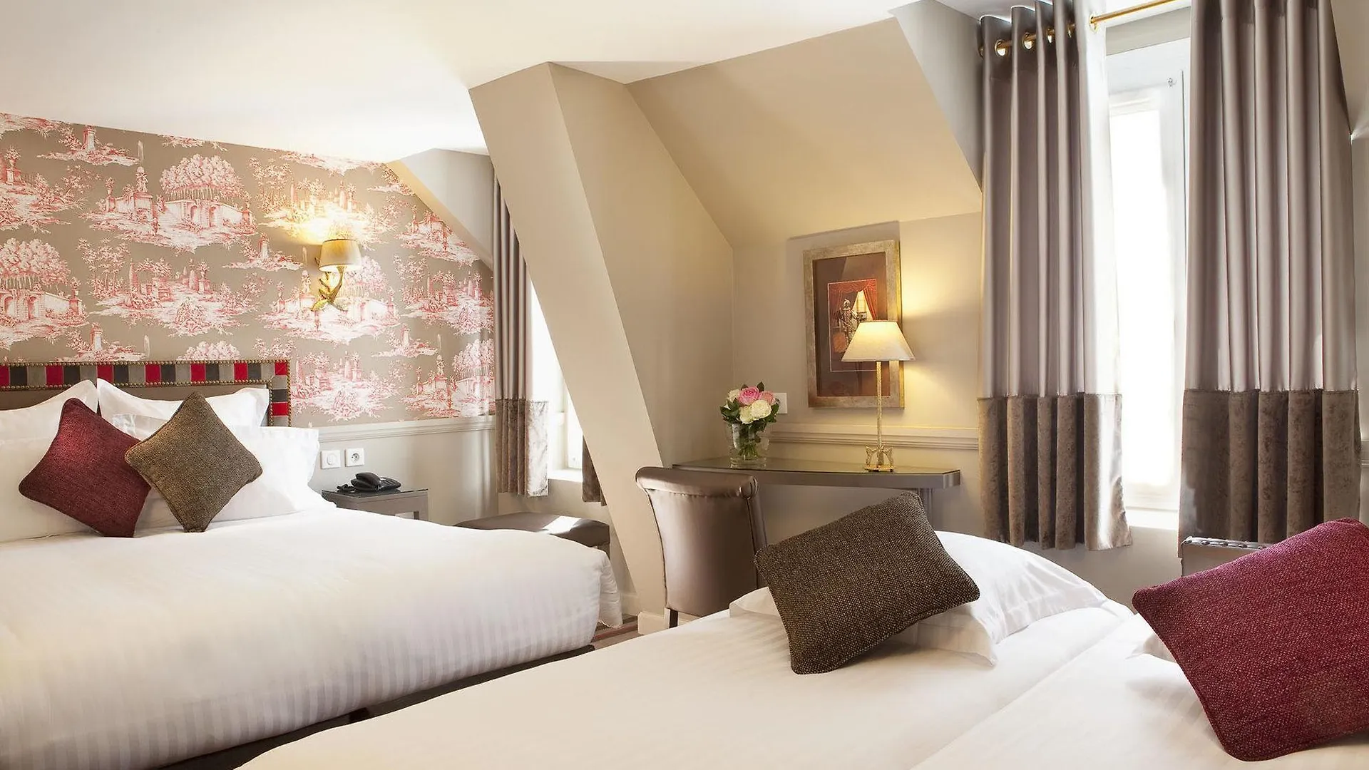 Hotel Des Comedies Paris 3*,  France