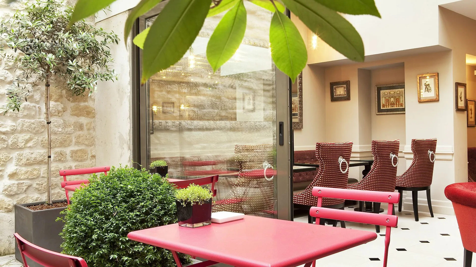 Hotel Des Comedies Paris