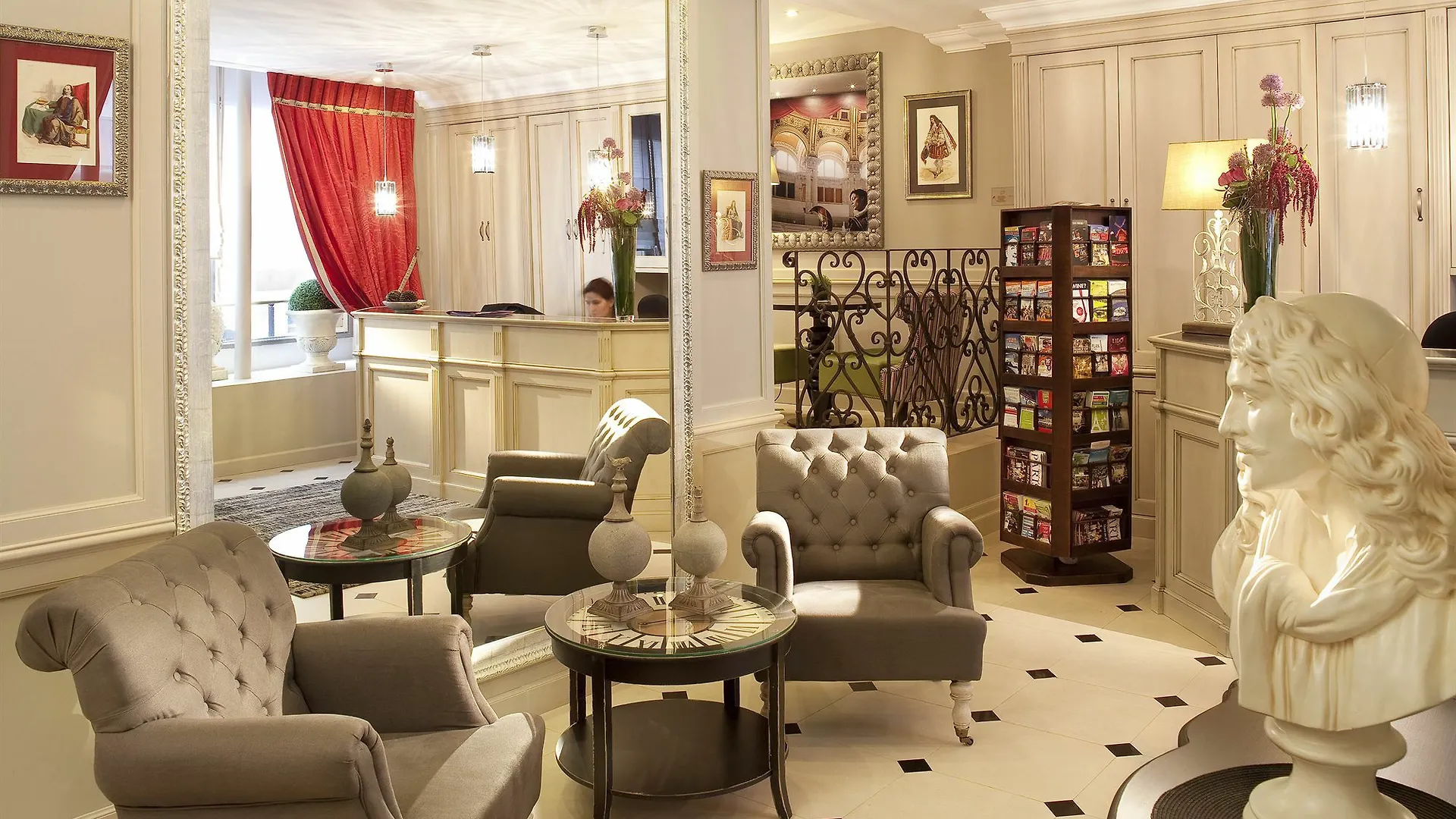 Hotel Des Comedies contacts