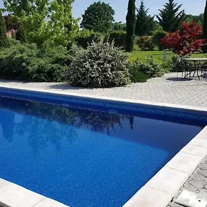https://studio-pour-un-couple-dans-propriete-avec-piscine.midi-pyreneeshotels.com
